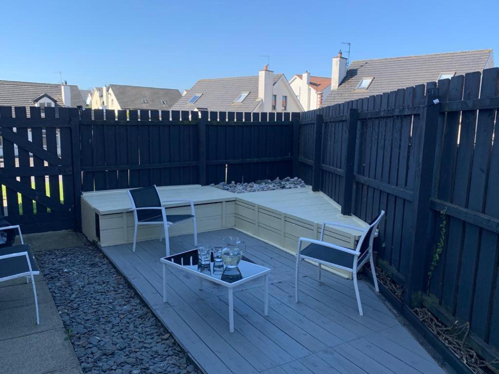 Holiday Home In Ballycastle - Fainne Na Cairde Buitenkant foto