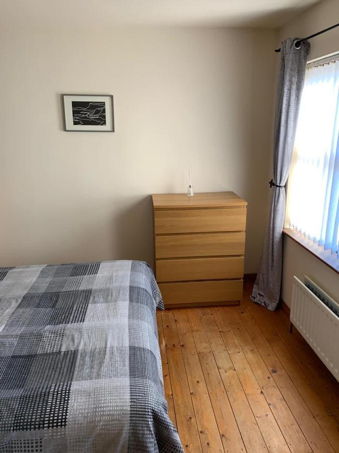 Holiday Home In Ballycastle - Fainne Na Cairde Buitenkant foto