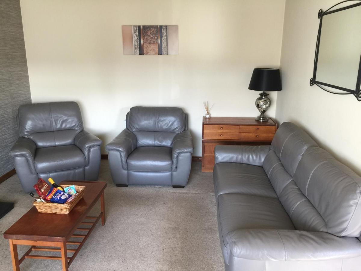 Holiday Home In Ballycastle - Fainne Na Cairde Buitenkant foto